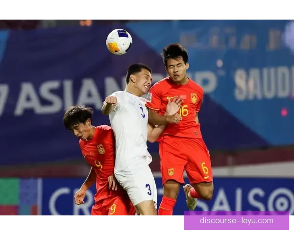 中国足球再迎突破性胜利 青少年联赛掀起热潮